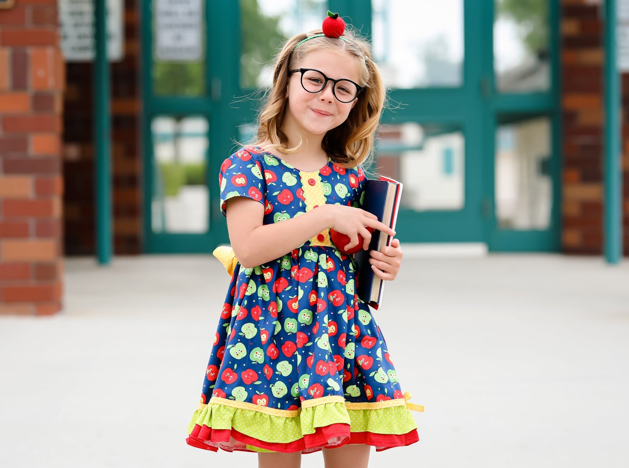 A Is for Apple 10 / Dress Only A Is for Apple 10 / Dress Only