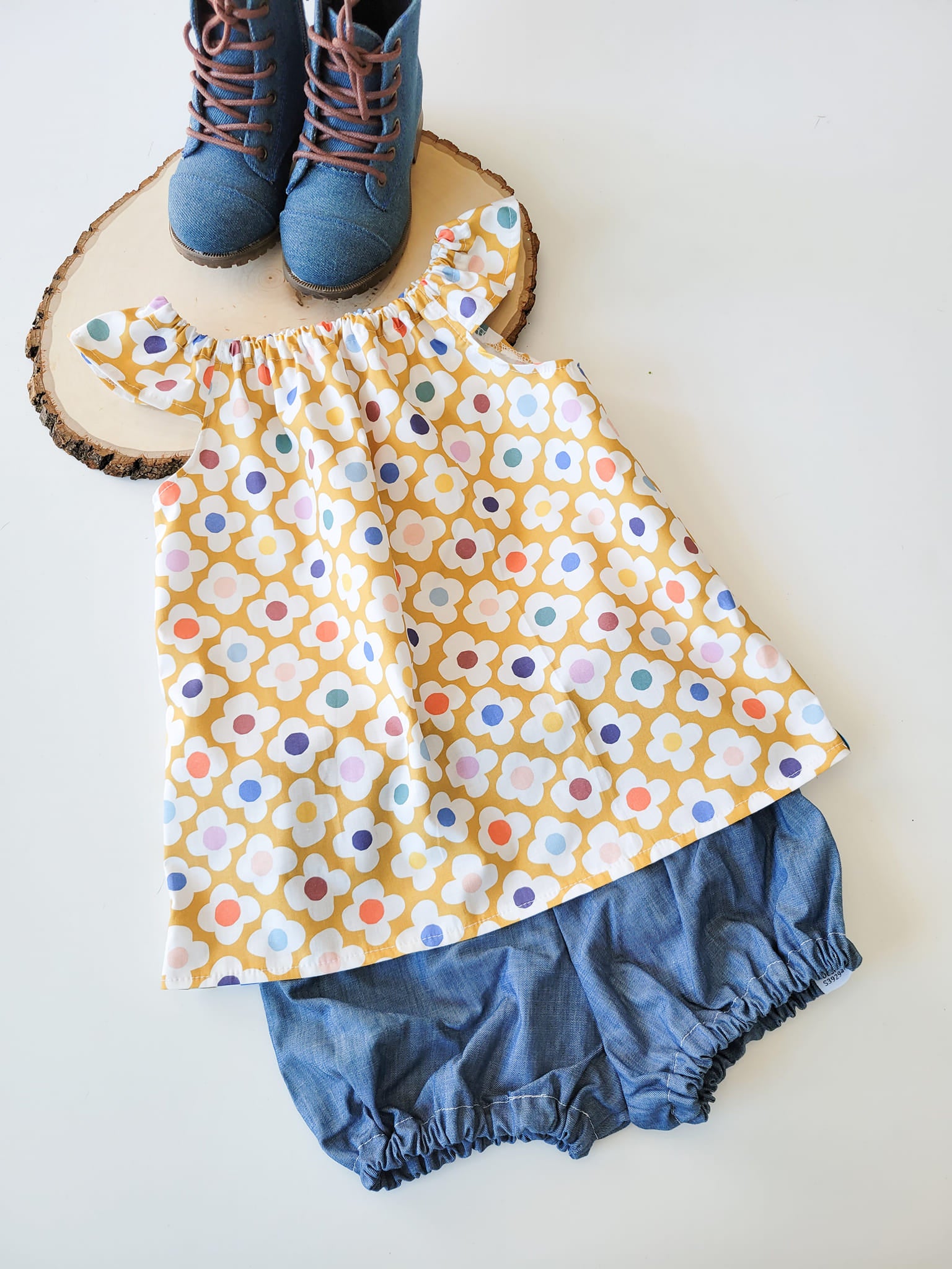 Groovy Simple Top